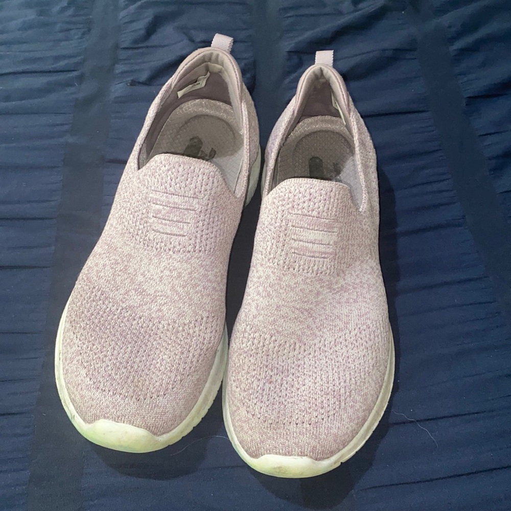 Skechers go walk shoes!